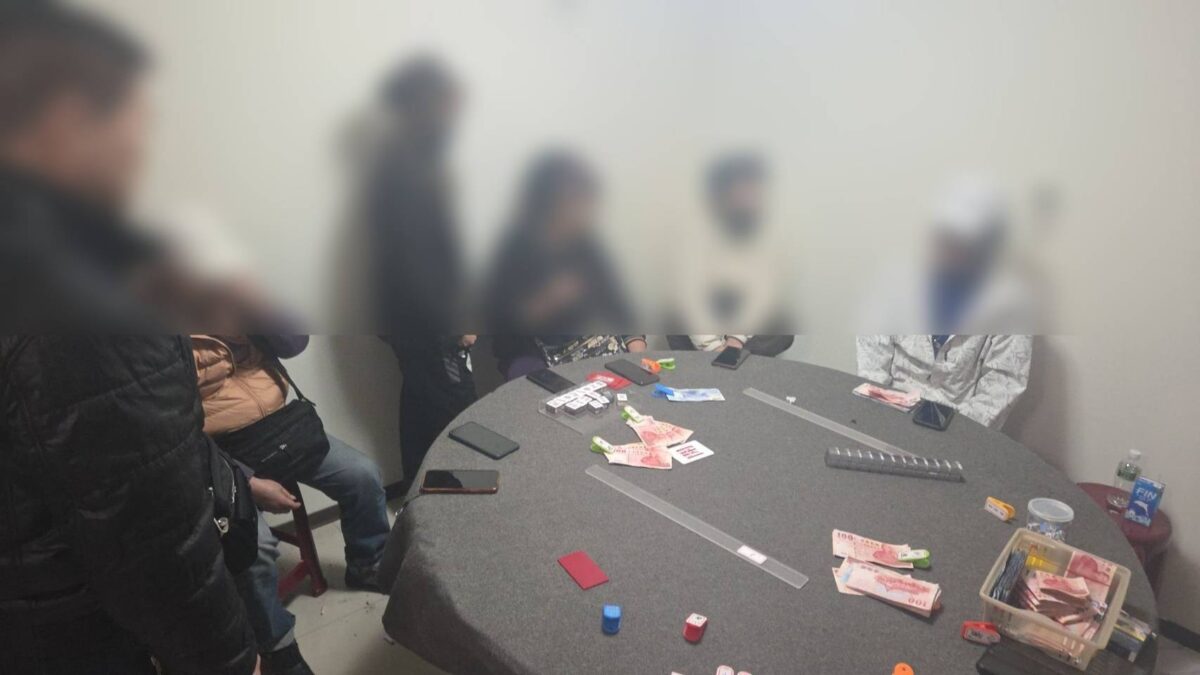 平鎮大樓藏推筒子賭場!進場還需搭接駁車 警埋伏攻堅逮13人 811108 0