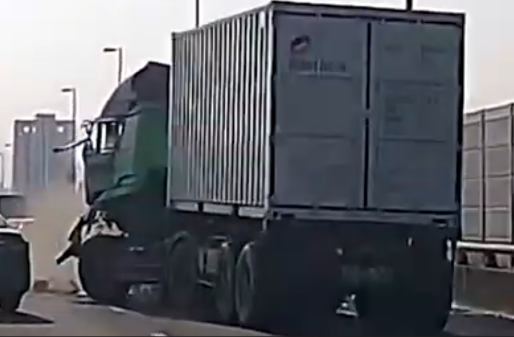 國道10號死亡車禍! 3輛大型車相撞1人死亡