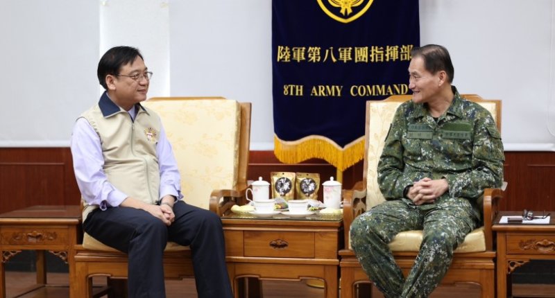 高市榮服處春節前夕拜會八軍團  強化合作交流共祈國泰民安