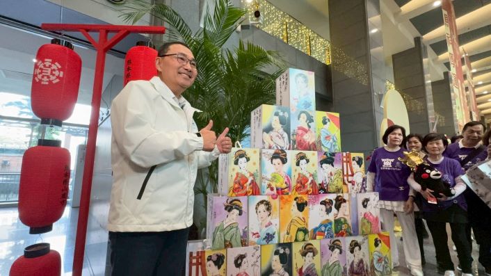 新北燈會2/22登場 規模再升級天天有驚喜 39 《圖說》侯友宜市長與主題燈區展物。〈民政局提供〉