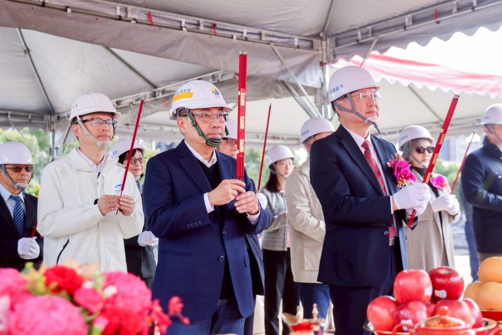 元智大學新北分部工程動土 侯友宜見證林口醫療教育的重要里程碑 48 %E5%B8%82%E5%BA%9C%E9%80%8F%E9%81%8E%E7%94%A8%E5%9C%B0%E6%B4%BB%E5%8C%96%E7%AD%96%E7%95%A5%EF%BC%8C%E4%BF%83%E6%88%90%E5%85%83%E6%99%BA%E5%A4%A7%E5%AD%B8%E9%80%B2%E9%A7%90%E6%9E%97%E5%8F%A3%EF%BC%8C%E6%8B%93%E5%B1%95%E9%86%AB%E8%AD%B7%E9%87%8F%E8%83%BD%E8%88%87%E6%99%BA%E6%85%A7%E9%86%AB%E7%99%82%E6%95%99%E8%82%B2%EF%BC%8C%E8%B6%B3%E7%A8%B1%E7%94%A2%E5%AE%98%E5%AD%B8%E5%90%88%E4%BD%9C%E5%85%B8%E7%AF%84