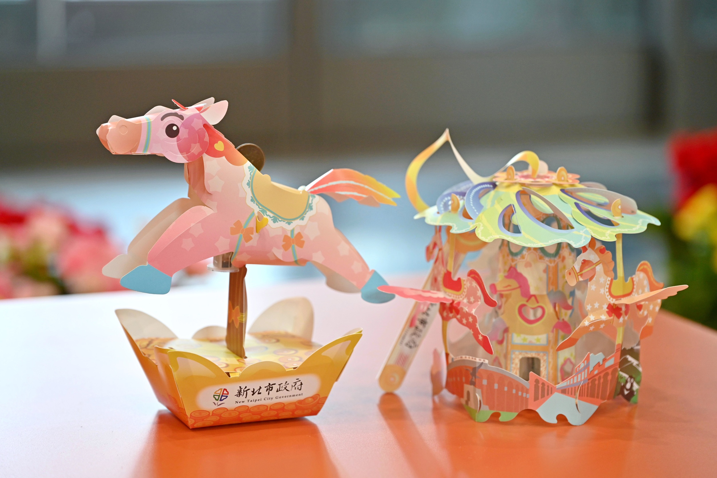 新北燈會主燈「紅寶馬」亮相 　2月22日新北大都會公園登場 - https://www.watchmedia01.com