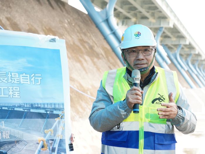視察觀海自行車道 侯:打造全國第一無限海景騎乘路線 49 《圖說》侯友宜市長視察表示,工程優化沿線自行車道並提升舒適性及遊憩品質。〈高灘處提供〉