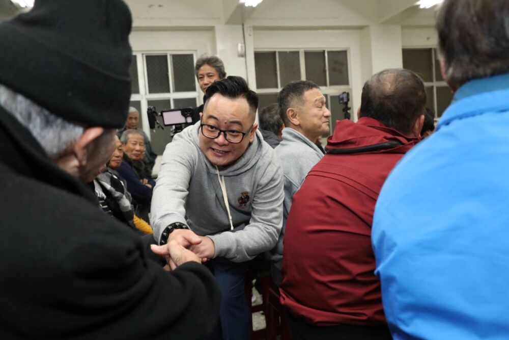 拋敬老三節禮金設籍放寬 童子瑋承諾金額再加倍 204 拋敬老三節禮金設籍放寬 童子瑋承諾金額再加倍 203