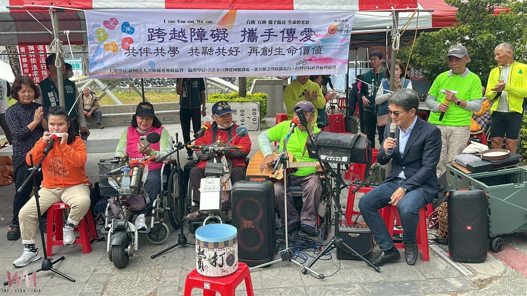17年不間斷寒冬送暖　劉建國攜手書法名家捐發票送春聯 - https://www.watchmedia01.com