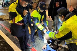 6旬男酒醉路倒 後腦流血警送醫 32 MEITU 20260201 174742302 300x200 1