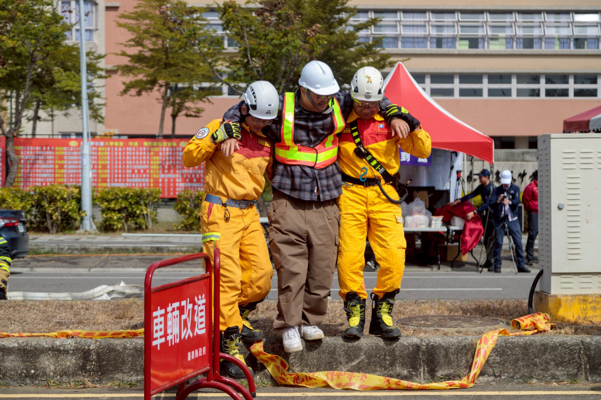 嘉義縣政府今2日動員近350人舉辦2026台灣燈會「防災應變演練」/嘉義縣府提供