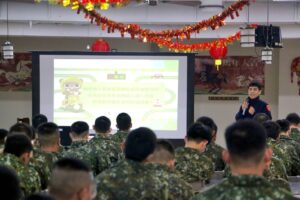 強化官兵法治觀念 警方前進北五堵營區宣導反詐 反毒及交通安全 37 %E4%B8%80 4 300x200 1