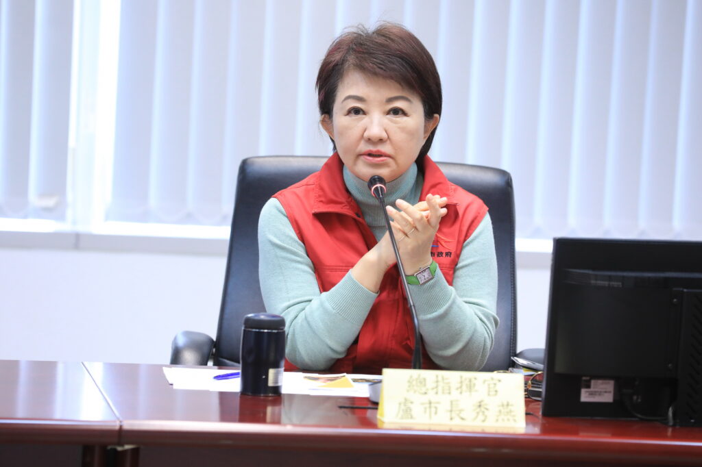 中市迅速應對禽流感 盧秀燕:疫情已控制 52 %E7%9B%A7%E5%B8%82%E9%95%B7%E5%B0%87%E6%94%9C%E6%89%8B%E5%B8%82%E5%BA%9C%E5%9C%98%E9%9A%8A%E6%8C%81%E7%BA%8C%E4%BB%A5%E5%9A%B4%E8%AC%B9%E6%85%8B%E5%BA%A6%E5%AE%88%E5%A5%BD%E9%98%B2%E7%96%AB%E8%88%87%E9%A3%9F%E5%AE%89%E9%98%B2%E7%B7%9A %E7%A2%BA%E4%BF%9D%E5%B8%82%E6%B0%91%E5%81%A5%E5%BA%B7%E8%88%87%E6%B0%91%E7%94%9F%E4%BE%9B%E6%87%89%E7%A9%A9%E5%AE%9A%E7%84%A1%E8%99%9E