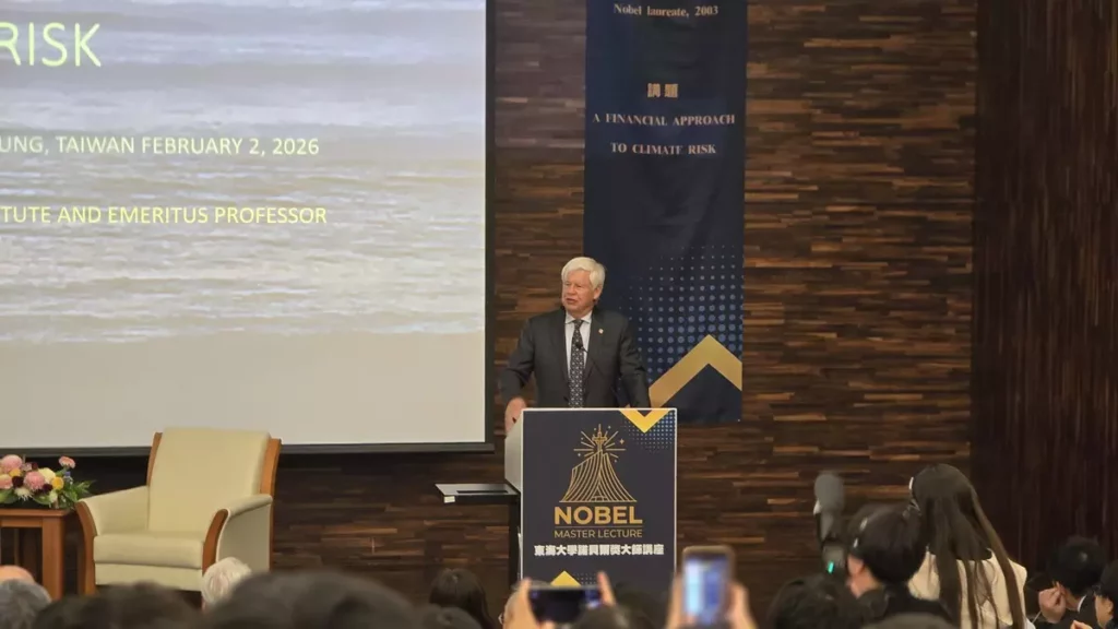 2003年諾貝爾經濟學獎得主、紐約大學史登商學院榮譽教授 Robert F. Engle III蒞臨東海大學演講。(圖/陳惠玲攝影)