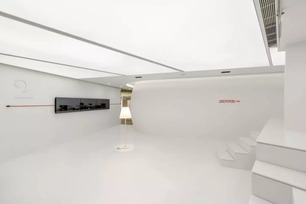 貳樓總部好日空間，以策展形式呈現，展演屬於貳樓的創意與溫度