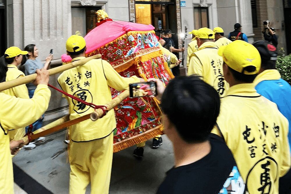4月12日「粉紅超跑」起駕 鍾東錦分享白沙屯拱天宮媽祖文化 210 照片來源:白沙屯拱天宮臉書粉專