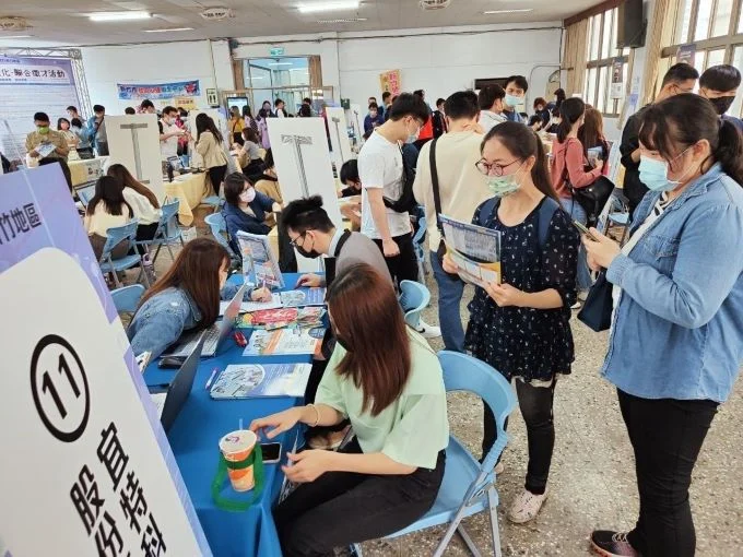 ▲新竹中心2/5辦理新年第一場徵才活動,共識出2300多個職缺機會,助求職民眾年前卡位,年後就業。