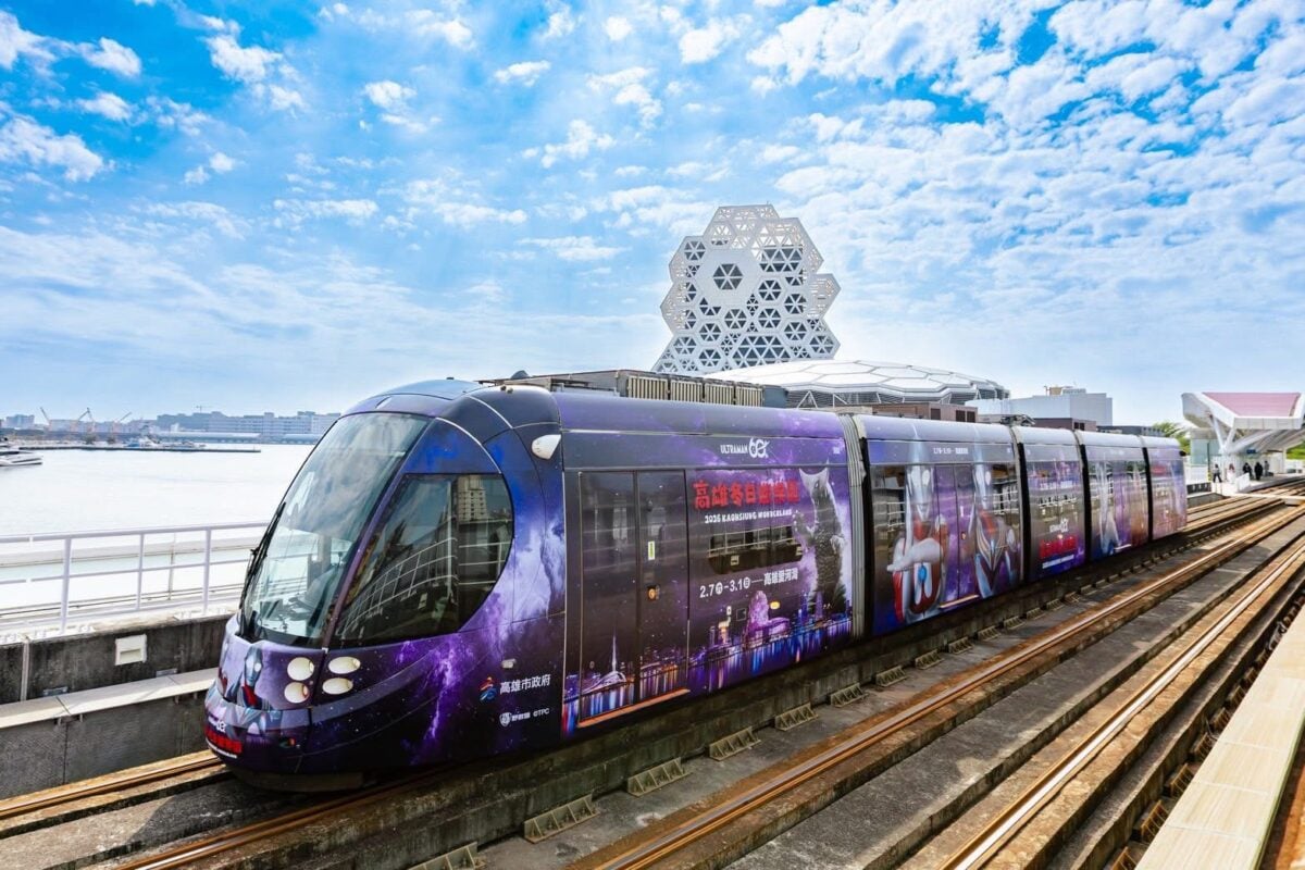 ▲超吸睛超人力霸王主題輕軌列車