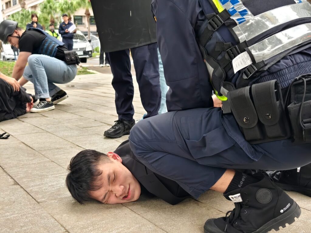 應對春節期間防搶演練及防詐宣導活動 三重警防搶演練超逼真 24 S 179159052 1 1024x768 1