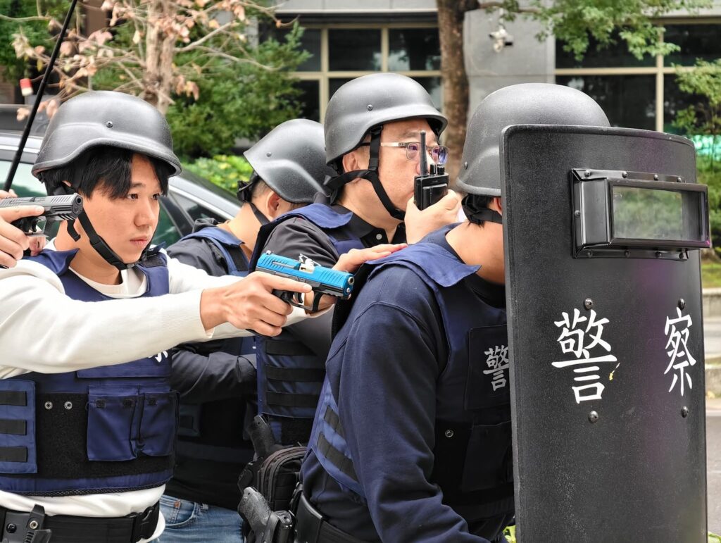 應對春節期間防搶演練及防詐宣導活動 三重警防搶演練超逼真 25 S 179159054 1024x771 1