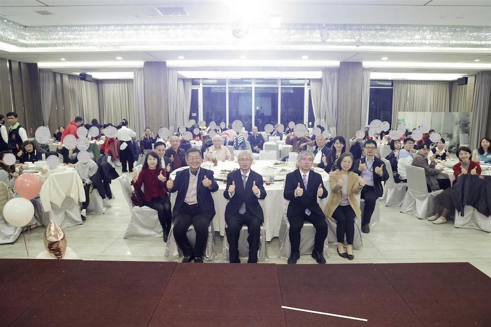 嘉義犯保提前為馨生人辦新春關懷餐會,共享佳餚,洋溢溫馨與祝福情誼。(圖/嘉義地檢署提供)
