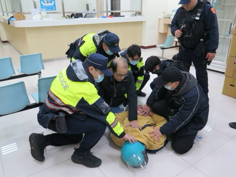 新屋、桃園接連爆銀樓搶案 桃警天羅地網監視器火速逮人 19003E8F C0E9 4CF4 A2BC 0E9248FC4B51