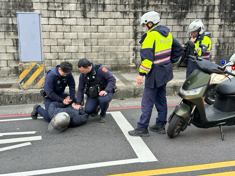 新屋、桃園接連爆銀樓搶案 桃警天羅地網監視器火速逮人 E21AD1FC A839 477F BB18 BFCD434F6806