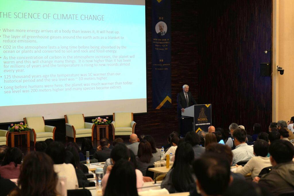 諾貝爾經濟學獎得主東海大學開講 Robert F. Engle III以財務金融新思維破解氣候風險與挑戰 37 %E5%9C%96%E8%AA%AA%E4%BA%8C%EF%BC%8CEngle%E6%95%99%E6%8E%88%E4%BB%A5%E3%80%8CA Financial Approach to Climate Risk%EF%BC%88%E4%BB%A5%E8%B2%A1%E5%8B%99%E6%96%B9%E6%B3%95%E6%8E%A2%E8%A8%8E%E6%B0%A3%E5%80%99%E9%A2%A8%E9%9A%AA%EF%BC%89%E3%80%8D%E7%82%BA%E9%A1%8C%E7%99%BC%E8%A1%A8