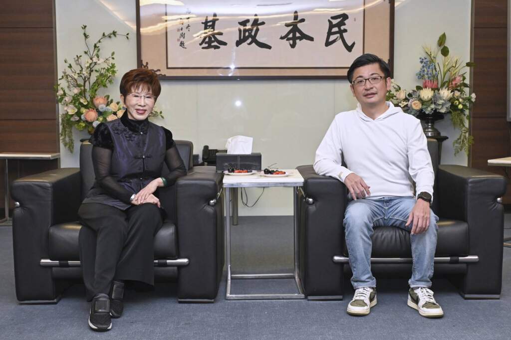 ▲彰化縣議會議政沙龍,邀前國民黨主席洪秀柱分享公共事務經驗,促進世代交流。(圖/彰化縣議會提供)