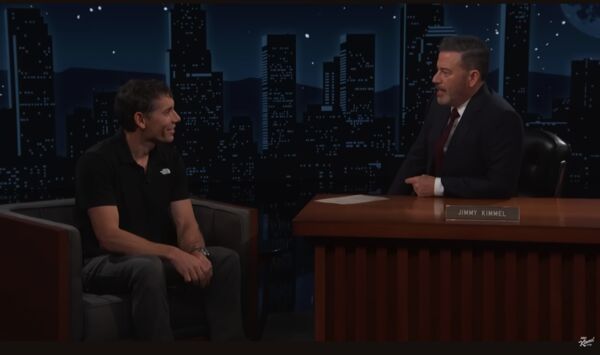 霍諾德登上《吉米夜現場》。(圖/翻攝Jimmy Kimmel Live YouTube)