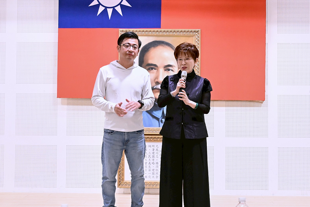受邀彰化縣議會議政沙龍演講 洪秀柱鼓勵年輕世代勇於面對改變 212 受邀彰化縣議會議政沙龍演講 洪秀柱鼓勵年輕世代勇於面對改變 211