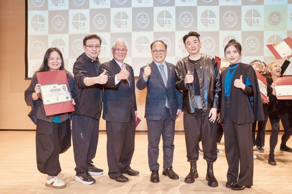 「國際AI商用技能標準助攻台灣國家隊」跨域專業人才落地台灣接軌全球 46 S 236412973 1024x683 1