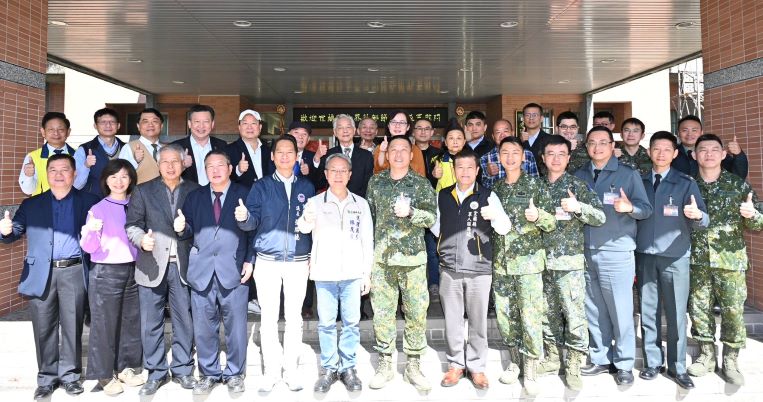 春節敬軍 宜蘭各界感謝國軍官兵保家衛國 55 《圖說》宜蘭縣春節敬軍團合影。〈主辦單位提供〉