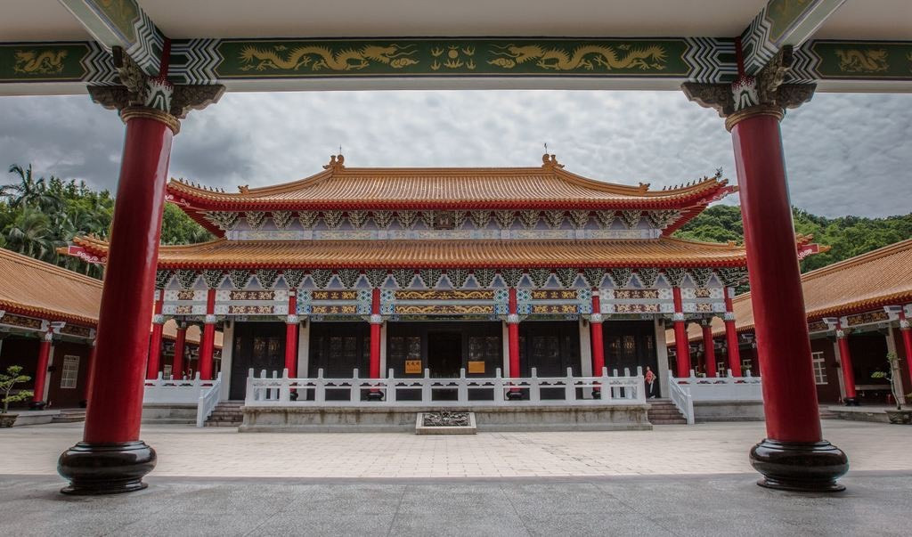 健行後,可順遊鄰近的桃園孔廟與忠烈祠神社。