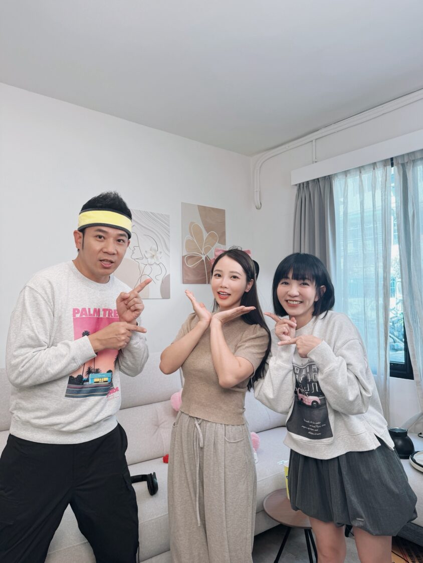 咪妃也是兒童口中的榴槤姊姊,與「香草CP」同台,像個小粉絲。(圖/咪妃KIDS 提供)