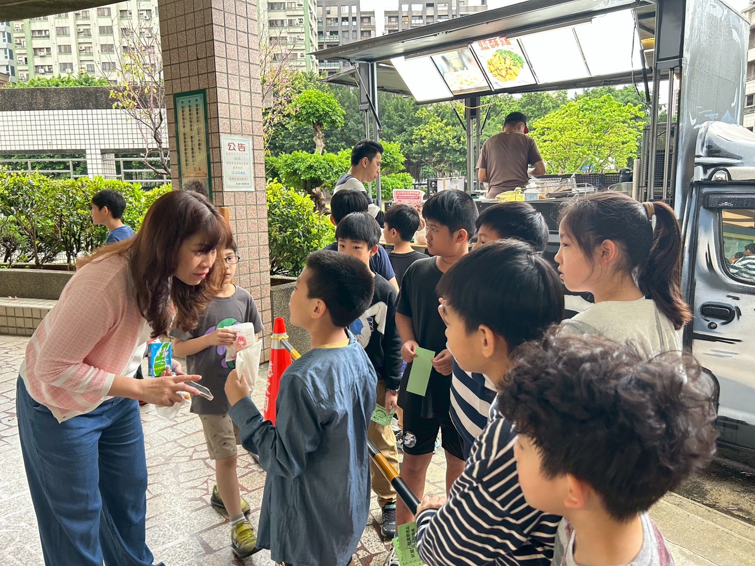 最暖心的兒童節禮物 桃園市慈文國小實境大富翁 培育未來公民素養 - https://www.watchmedia01.com