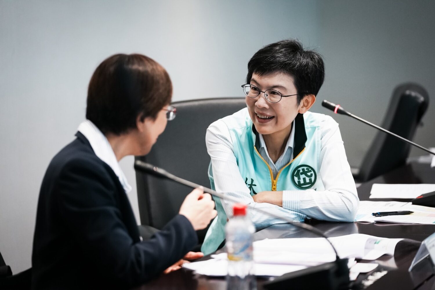 林岱樺要求朝2028年「通訊零死角」目標邁進，全面提升旅客搭乘高鐵的通訊品質。(圖／林岱樺國會辦公室)