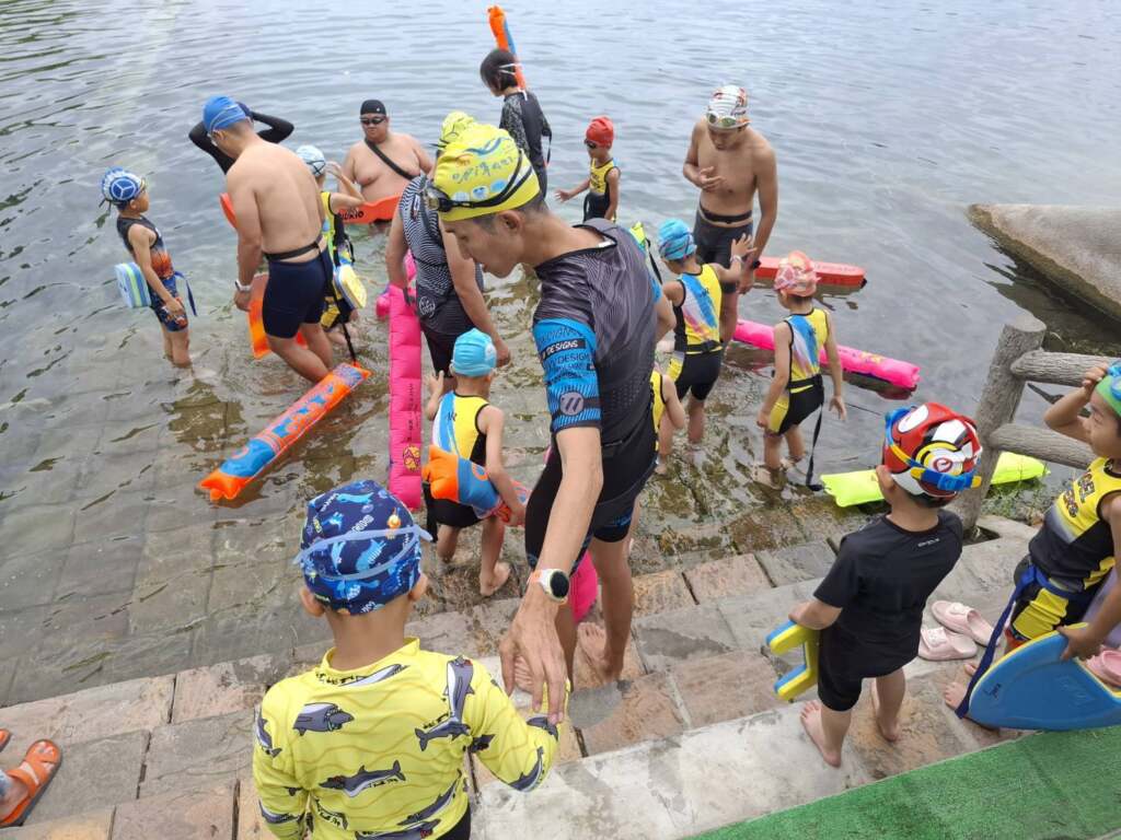 ▲台東活水湖夏季開放游泳。