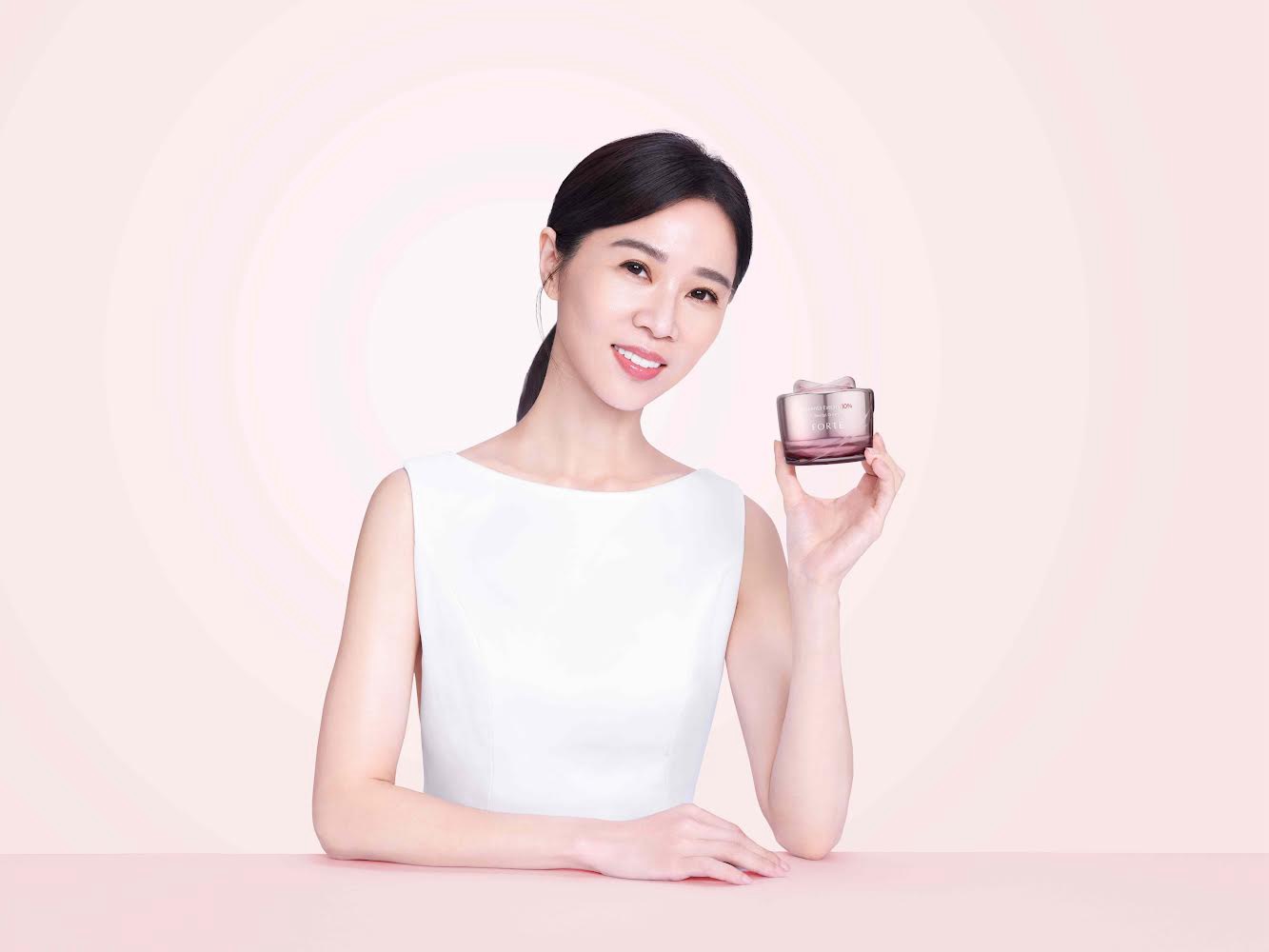 FORTE代言人謝盈萱公開「剛剛好」 精準保養美學：選擇「10%胎盤素肌活精質乳霜」，維持肌膚恆穩在線狀態（品牌提供）