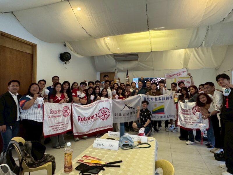 圖文:國際扶輪3522地區東昇扶青社遠赴菲律賓Makati地區與姐妹社國際扶輪3830地區Makati United扶青社及3830地區進行國際文化交流例會(圖文:廖勁燿/提供)。