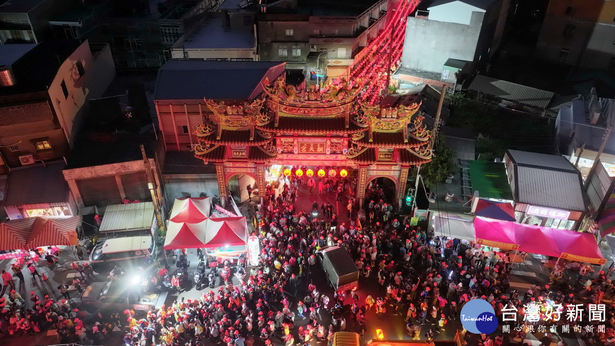 白沙屯媽起駕萬頭攢動。(縣府提供)
