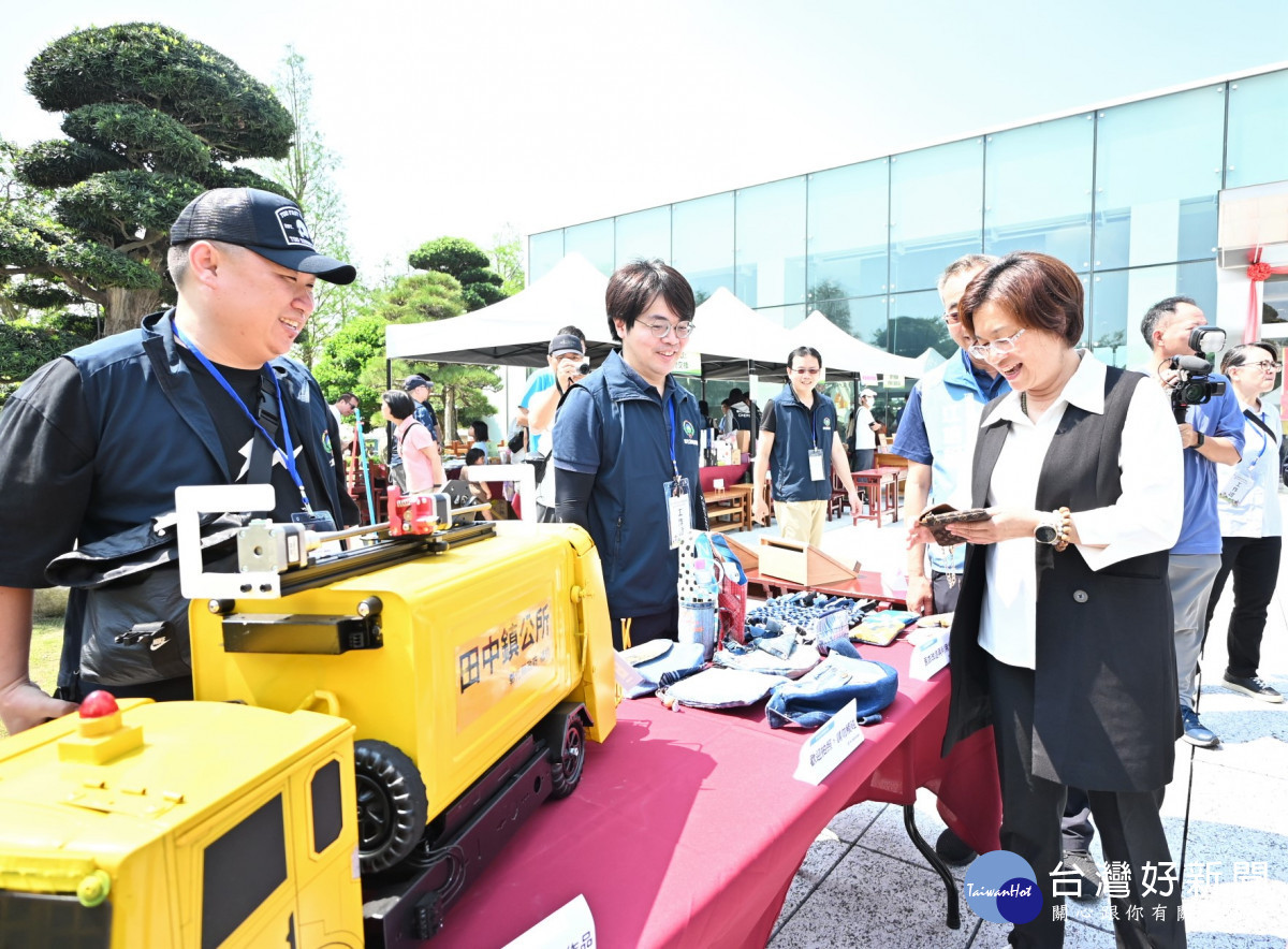 彰化淨零嘉年華湧千人，王惠美宣布116年機車定檢全面e化。圖／彰化縣政府提供