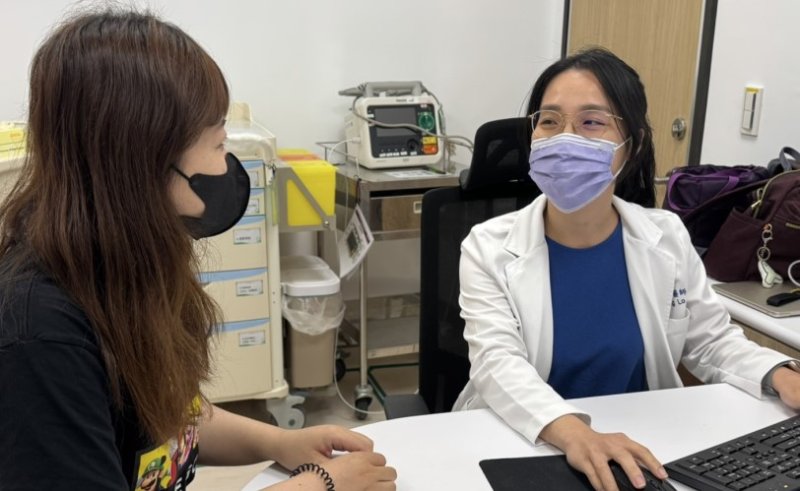 25歲移工反覆感冒竟釀「膿胸」險致命　醫師示警：年輕人也可能中招，延誤恐需開刀救命