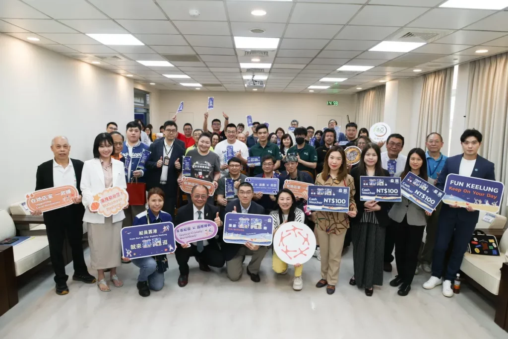 基隆市文化觀光局江亭玫局長說明今日啟動全國首創針對郵輪船員的觀光推動案