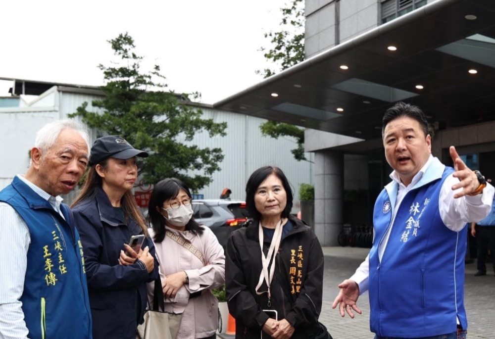 手心當圖紙畫結構 林金結緊盯三鶯捷運線隔音與交通雙改善 248 248260413a07