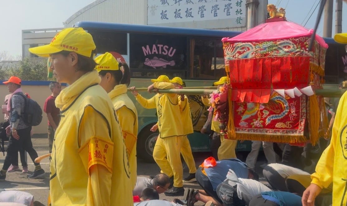 ▲白沙屯媽祖進香媽祖行經黃魚公車成亮點。