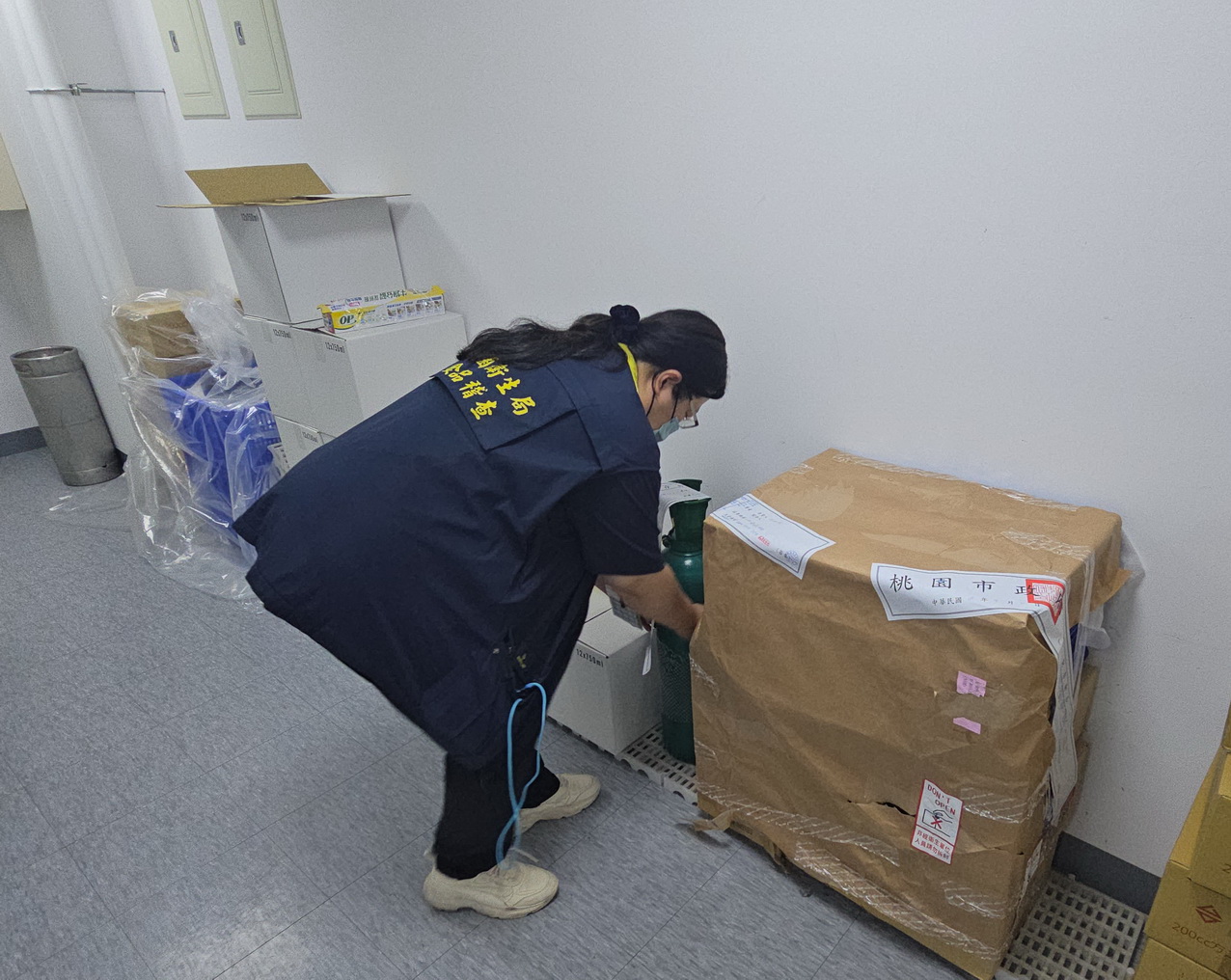 逾期原料化學塗銷效期再賣 桃園康普茶業者勒令下架移送法辦