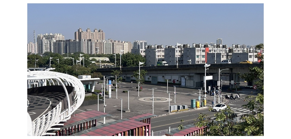 高雄輕軌捷運轉乘「抗暑」有感!三處示範點遮陽設施預計六月中完工