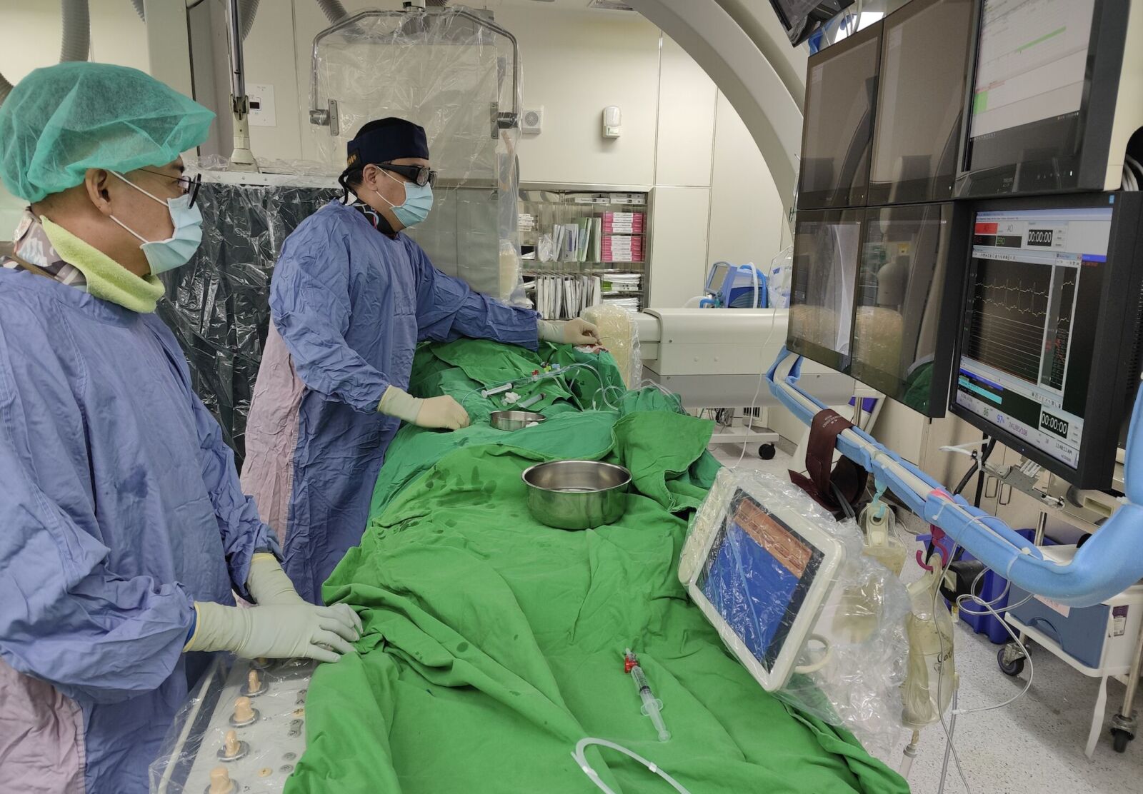 男子一下高鐵胸悶、手腳發冷... 心肌梗塞跨縣市60分鐘搶命 195