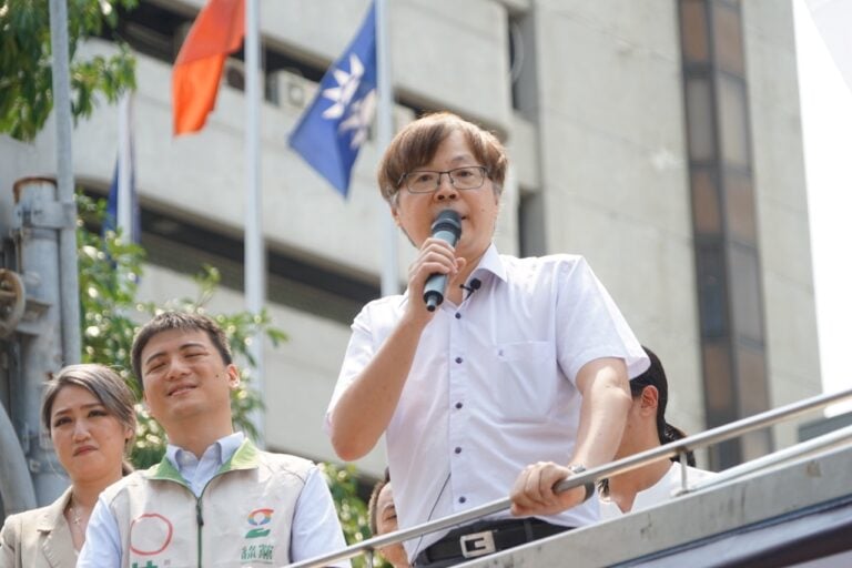 ▲台灣經濟民主連合抗議「鄭習會」,4月14日上午前往中國國民黨中央黨部外舉行記者會高喊:拒絕「一中」和平框架!拒絕假和平真統一!