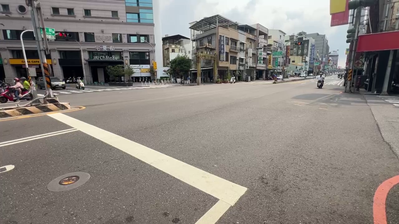 ▲台南奪命路口!22歲成大生「高速猛撞」拋飛重摔 送醫搶救仍不治(圖/記者王俊勝 翻攝)