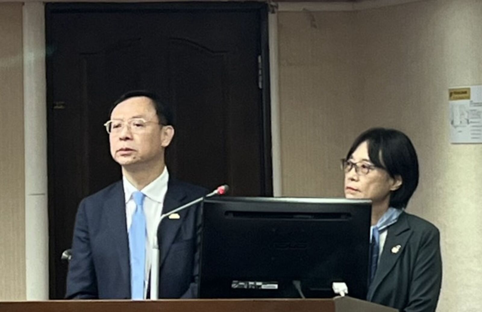 無處方箋「瘦瘦針」流竄藥局? 石崇良:衛福部啟動三招管制 210 無處方箋「瘦瘦針」流竄藥局? 石崇良:衛福部啟動三招管制 209