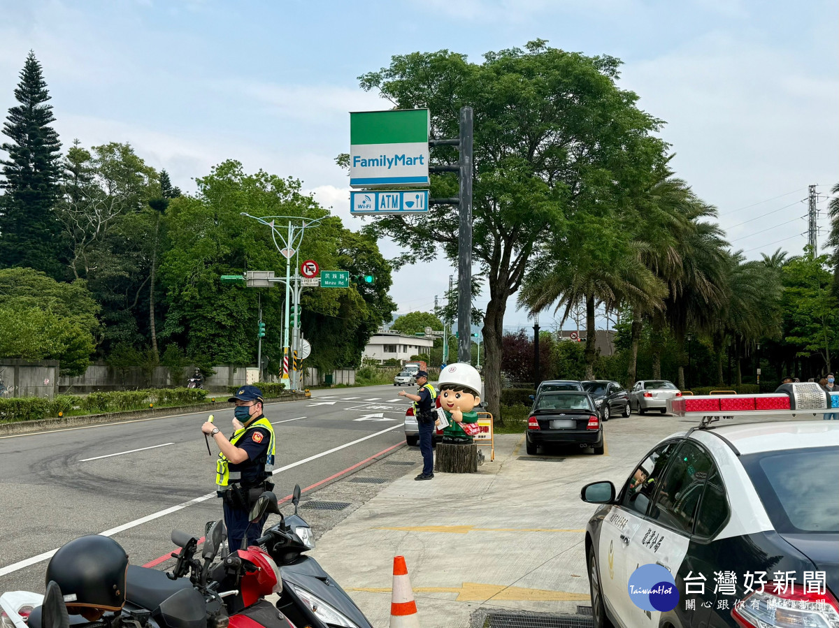 桃園客家桐花祭盛大登場,龍潭警分局提醒民眾注意交通管制措施。<br /><br />