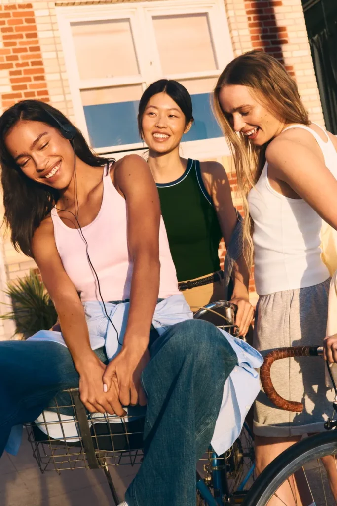 UNIQLO BRATOP全新升級 新款多色進化設計 打造夏日「一件式」穿搭新趨勢_